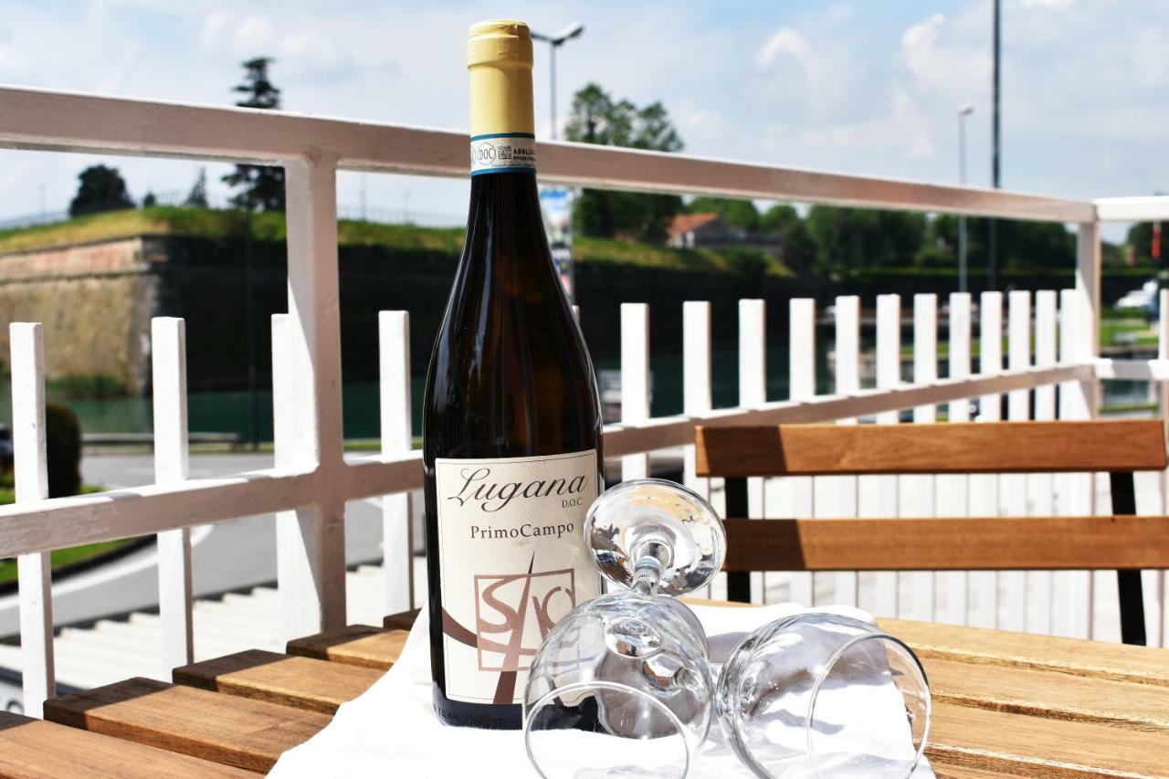 Lake Moments Peschiera del Garda Ngoại thất bức ảnh